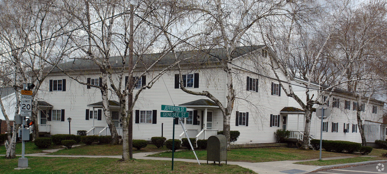 Building Photo - 211 Genesee St