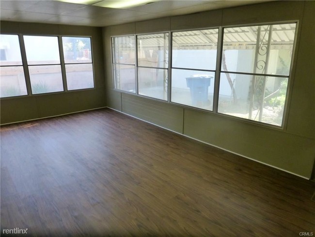 Foto del edificio - 5 br, 3 bath House - 8122 Hazard Ave