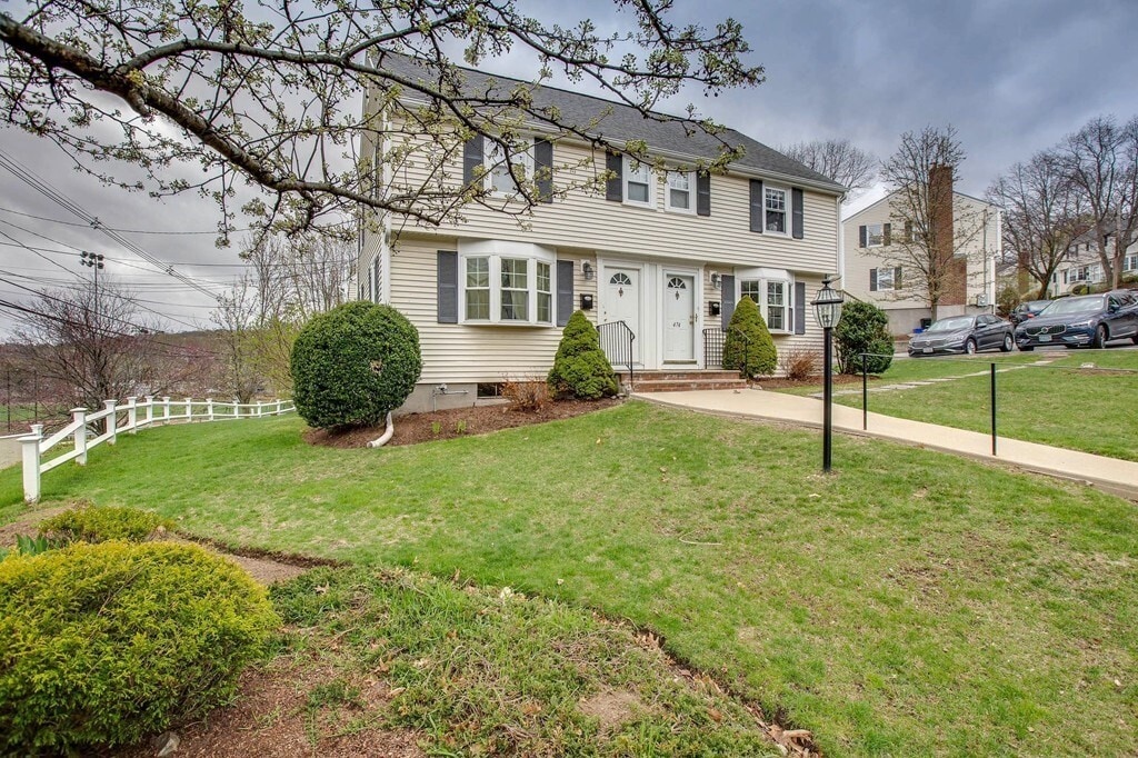 Primary Photo - 472 Summer St