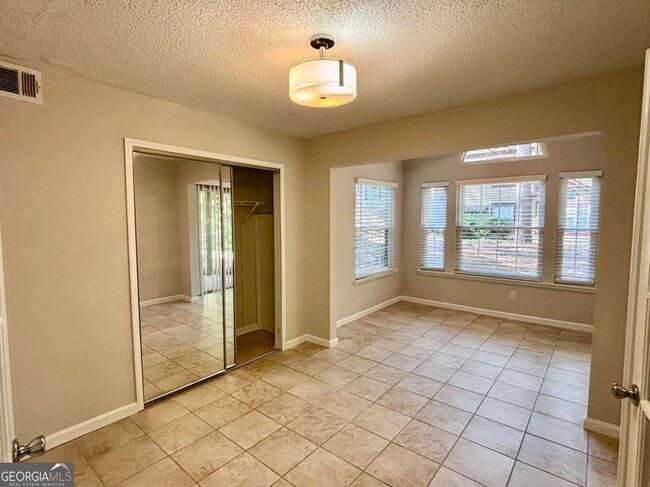 Building Photo - 320 Hawkstone Way