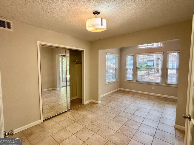 Foto del edificio - 320 Hawkstone Way