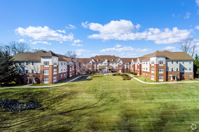 2BR, 1BA - 884SF - Hampshire Village Senior 62+