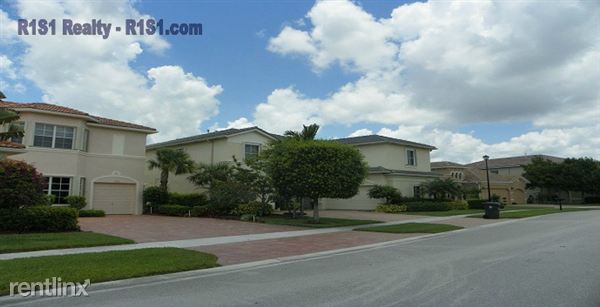 Building Photo - 10682 Old Hammock Way