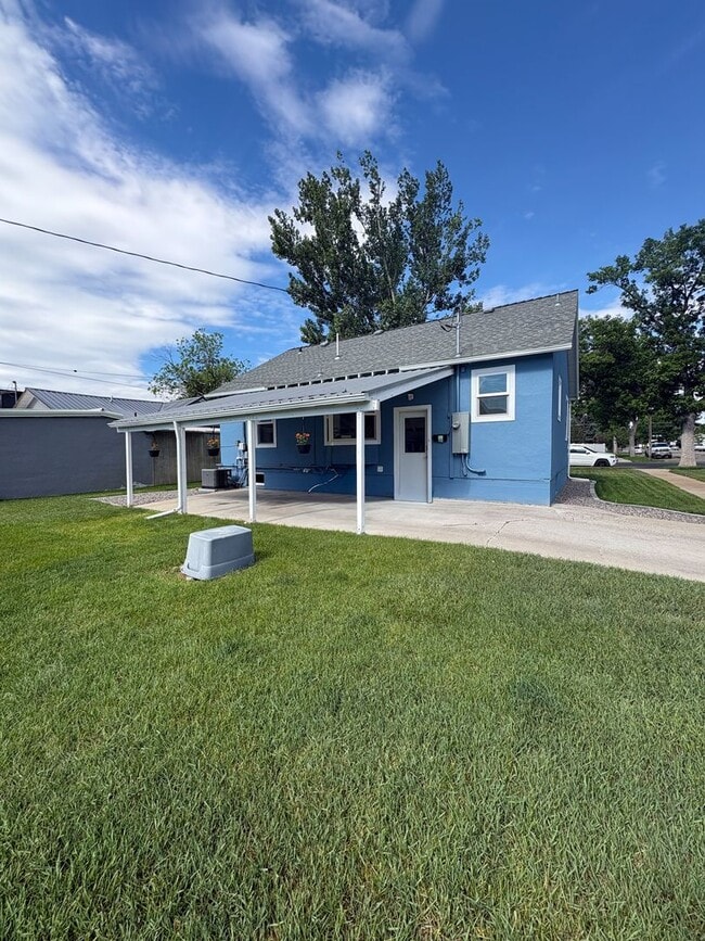 Building Photo - 119 4th Ave