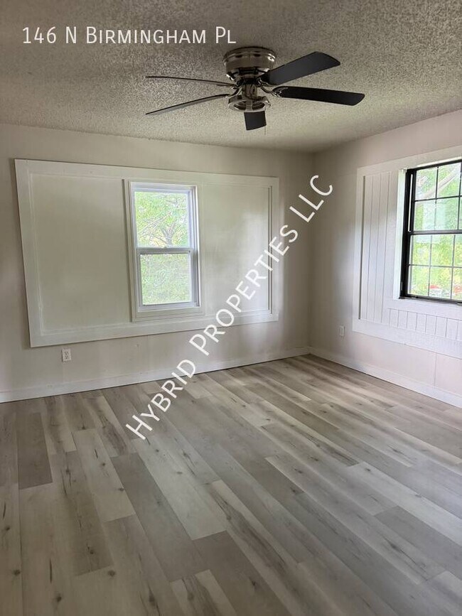 Foto del edificio - 146 N Birmingham Pl