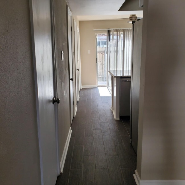 Building Photo - 1536 Hickory Ave