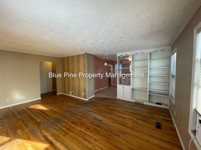 Foto del edificio - 846 Crestmont Ave