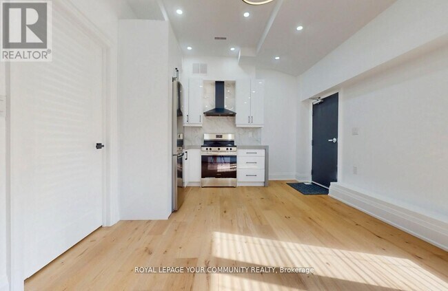 Photo du bâtiment - 12 Kemano Rd