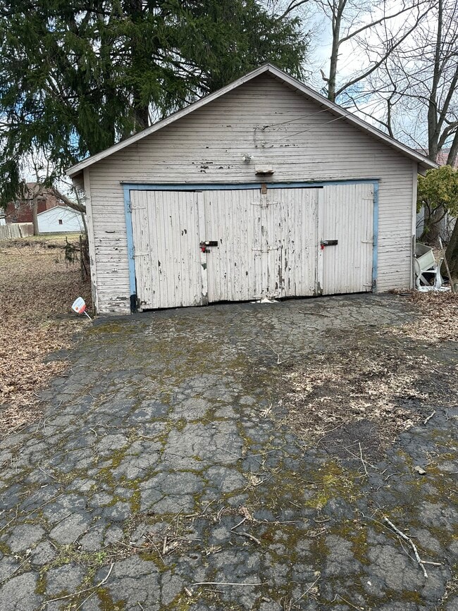 Building Photo - 407 Iddings Ave SE