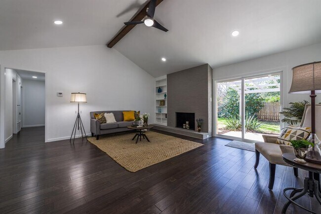 Building Photo - 2505 Baxter Dr