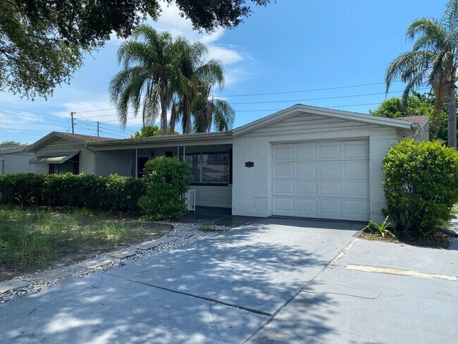 Building Photo - Charming 3 Bedroom, 2 Bath Single-Family H...