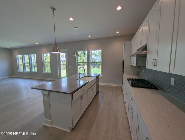Building Photo - 110 Oak Pk Dr