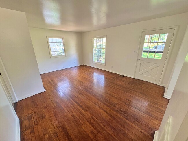 Foto del edificio - Statesville - 3BR/1BA