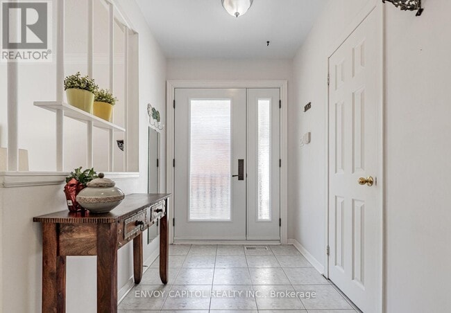 Building Photo - 6 Arrowstook Rd