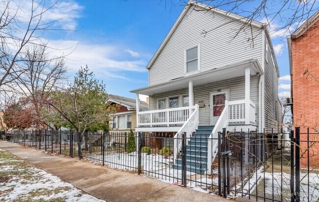 Building Photo - 1932 N Karlov Ave