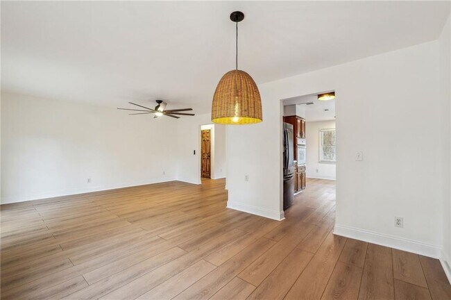 Foto del edificio - 3167 Mountain Creek Dr