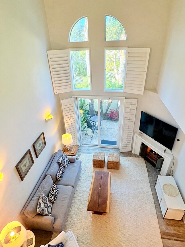 Building Photo - 6483 Zuma View Pl