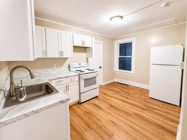 Foto del edificio - 993 N Quaker Ln