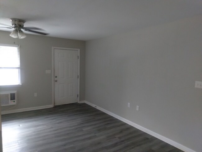 Foto del edificio - 7700 Indian Trail