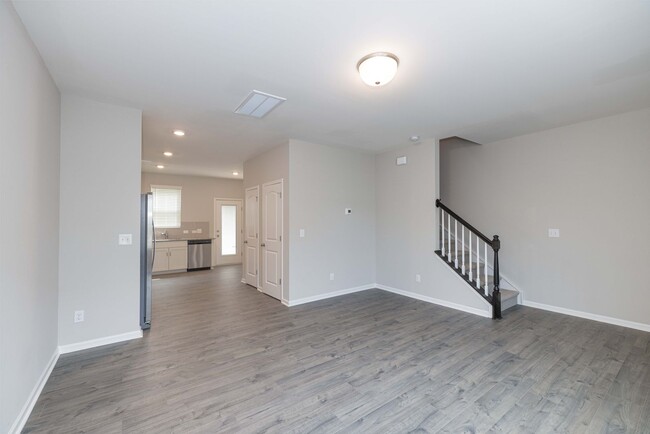 Foto del edificio - BEAUTIFUL 3BD/2.5BTH Townhome - MALLARD CR...