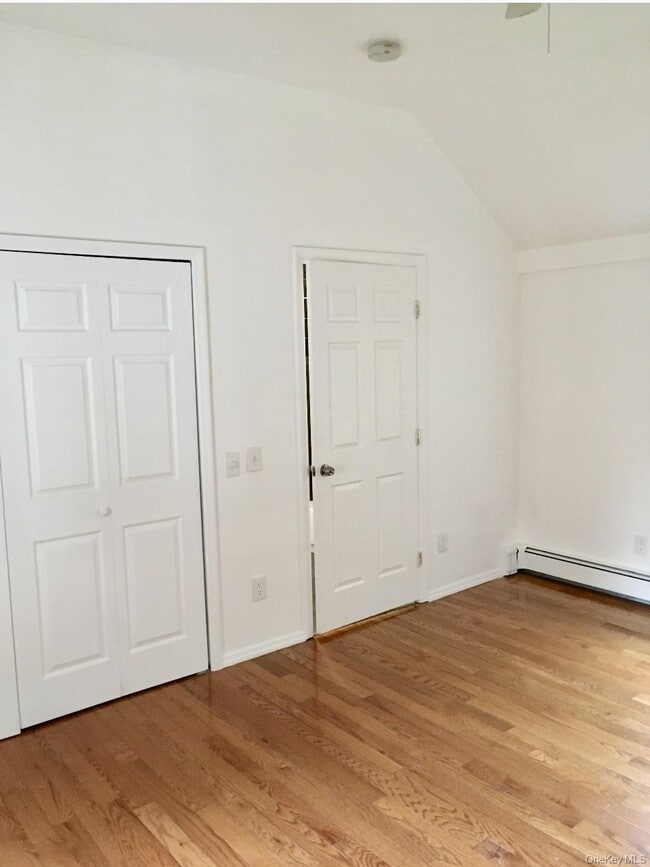 Building Photo - 13 Spring St