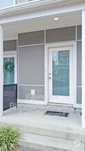 Building Photo - 1219 Bainbridge St