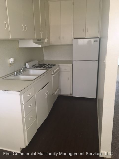Building Photo - 1 br, 1 bath Apartment - 3336 E Marshall St