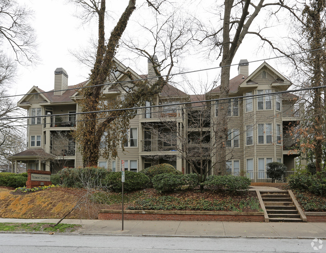 Building Photo - Piedmont Courtyard