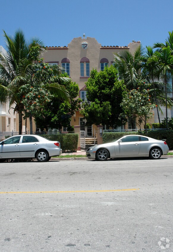 Foto del edificio - Fernwood Apartments