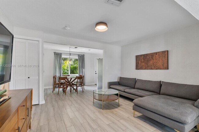 Foto del edificio - 74 NW 117th St