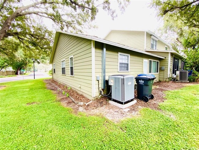 Building Photo - 602 Lynchburg Dr