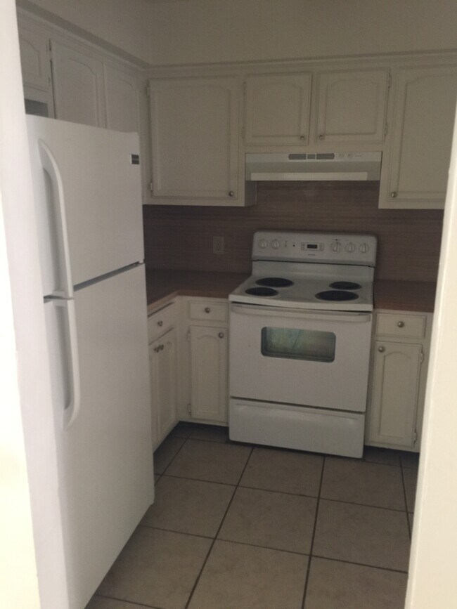 Kitchen - 3432 Yorkfield Dr