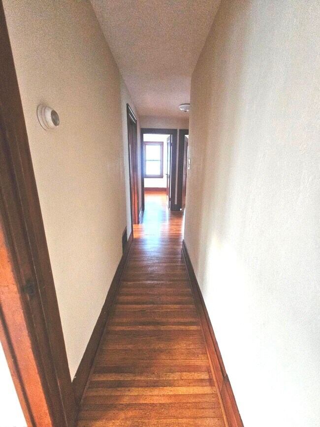Foto del edificio - 536 Winspear Ave