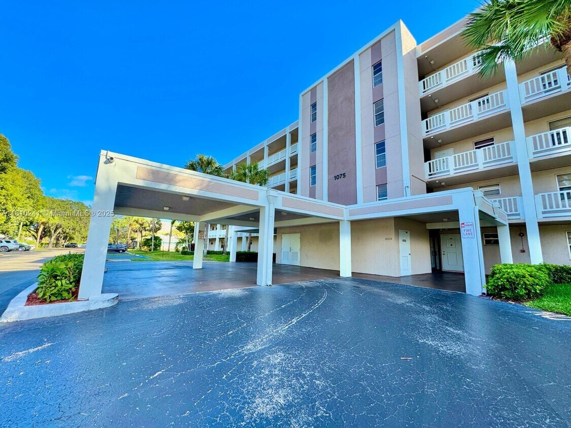 Primary Photo - 1075 Riverside Dr