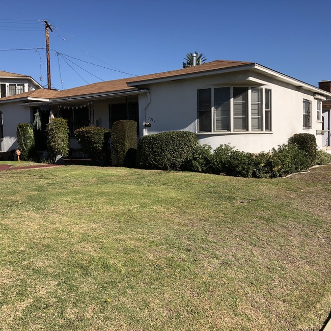 front view - 7921 Maitland Ave