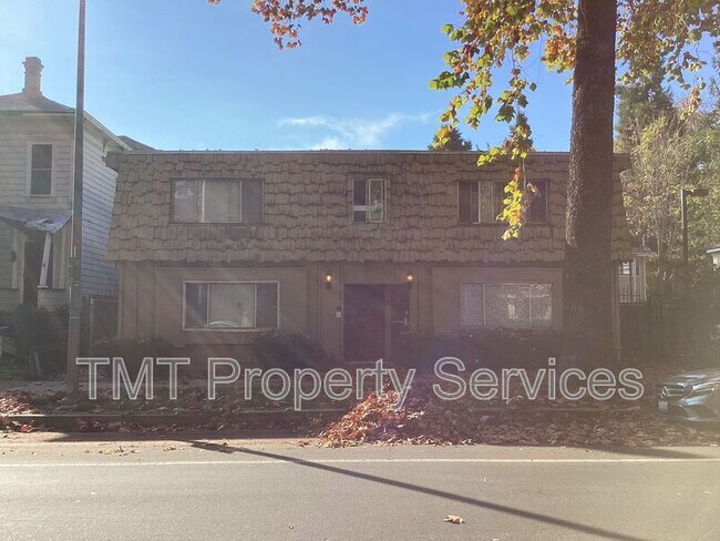 Building Photo - 1816 F St