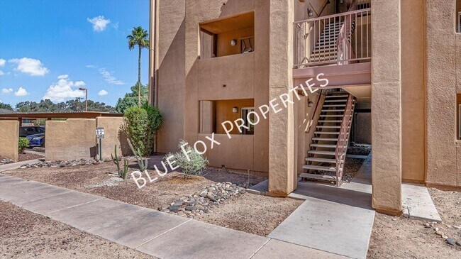 Foto del edificio - 1810 E Blacklidge Dr