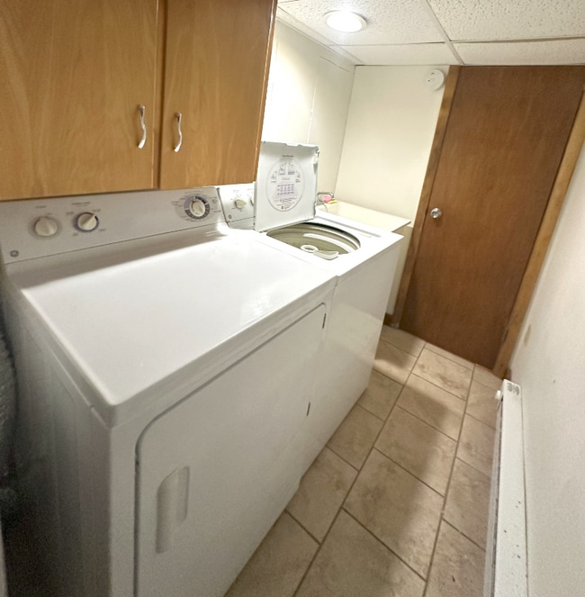 Building Photo - 1131 Cherry St