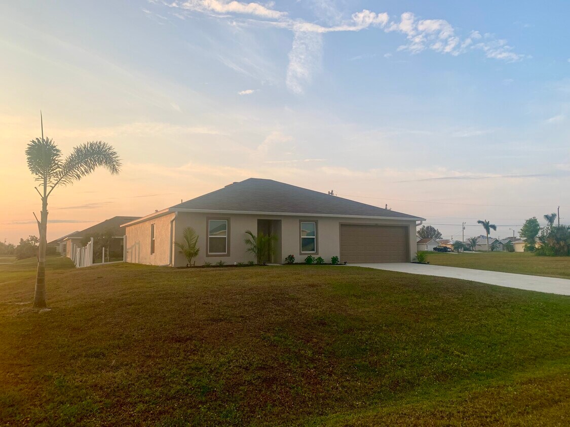 Primary Photo - 120 NW 25th Ave