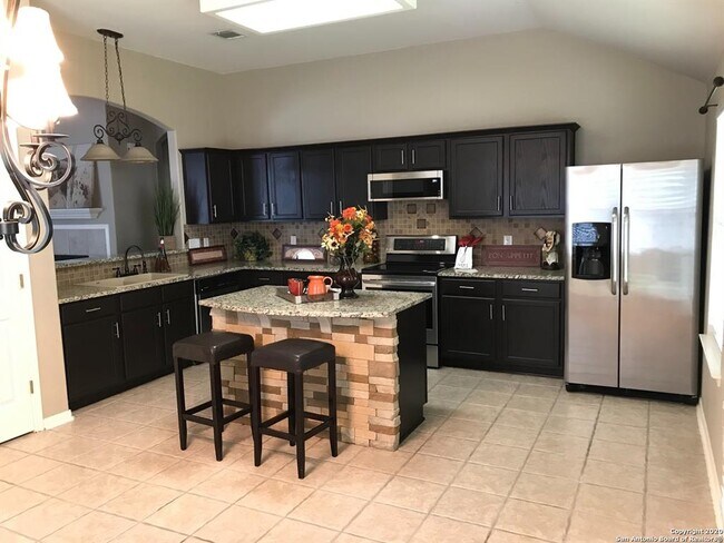 Foto del edificio - 533 Thoreau Trail