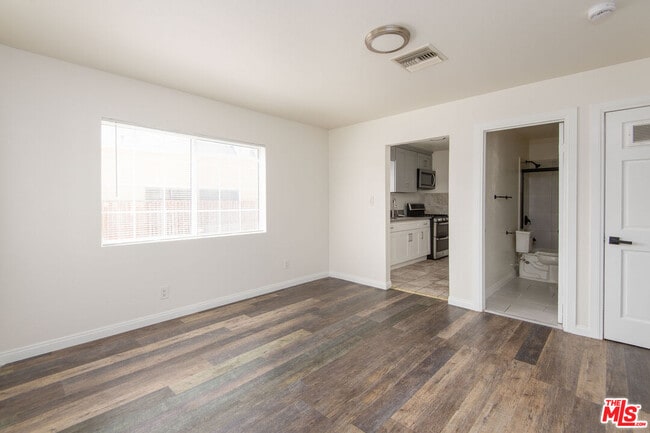 Foto del edificio - 2134 Cloverdale Ave