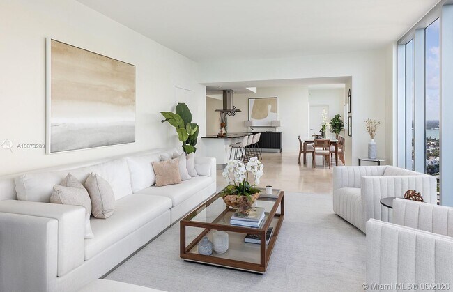 Foto del edificio - 6899 Collins Ave