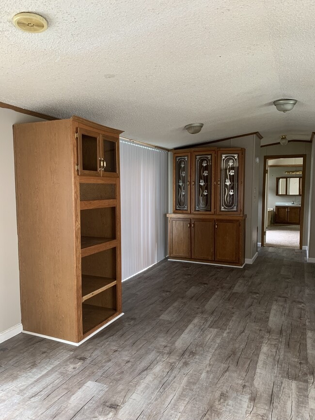 Building Photo - 122 Zackary St