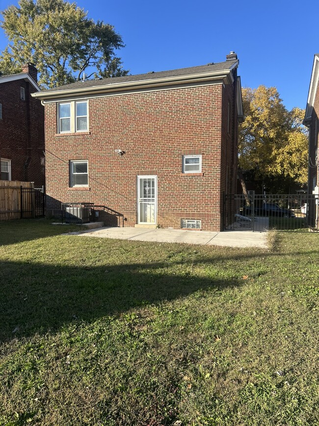 Building Photo - 6726 Chamberlain Ave