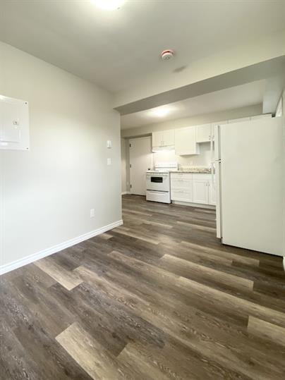 Photo du bâtiment - Spacious and Cozy One-Bedroom Apartment