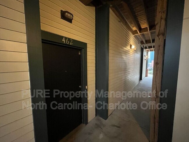 Foto del edificio - 462 New Bern Station Ct