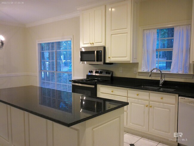 Foto del edificio - 105 McIntosh Bluff Rd