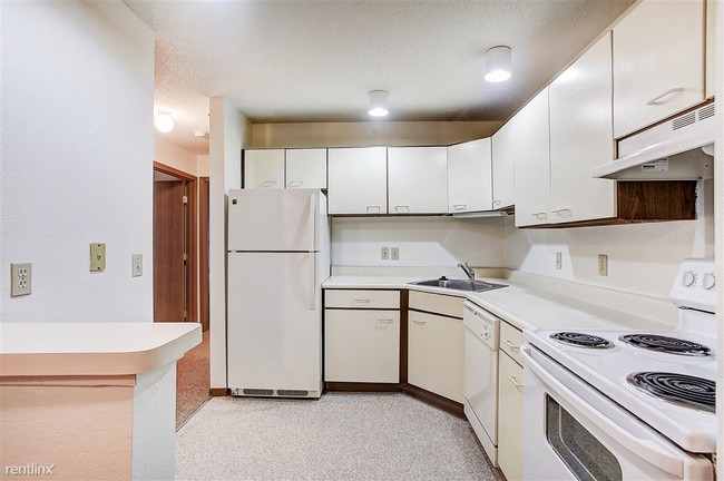 Building Photo - 4550 N Breton Ct SE