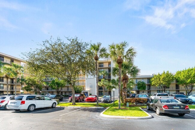 Foto del edificio - 15 Royal Palm Way