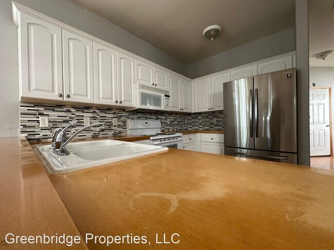 Foto del edificio - 3 br, 2.5 bath House - 4338 NE 69th Avenue